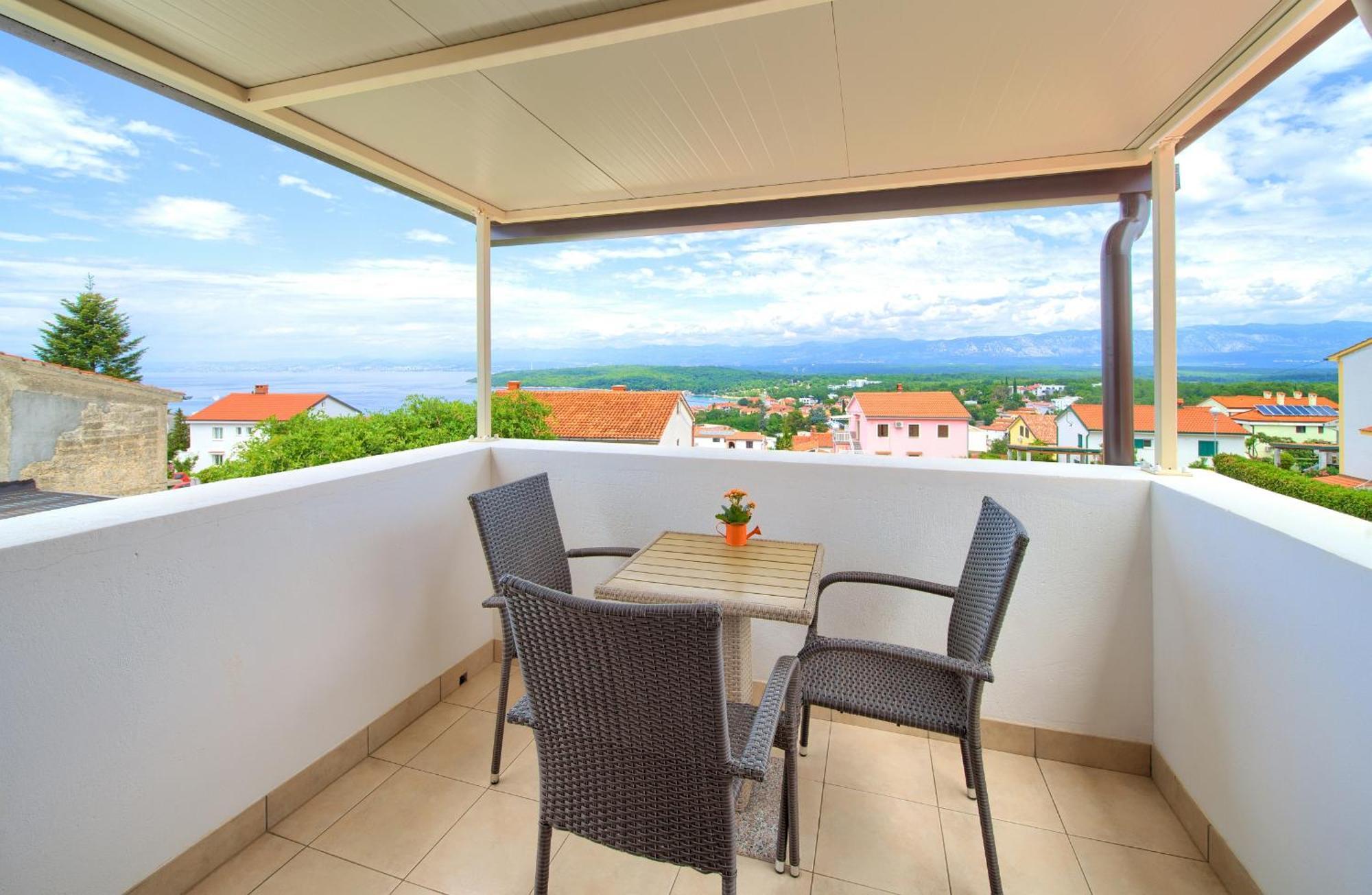 Apartment Val Njivice Bagian luar foto