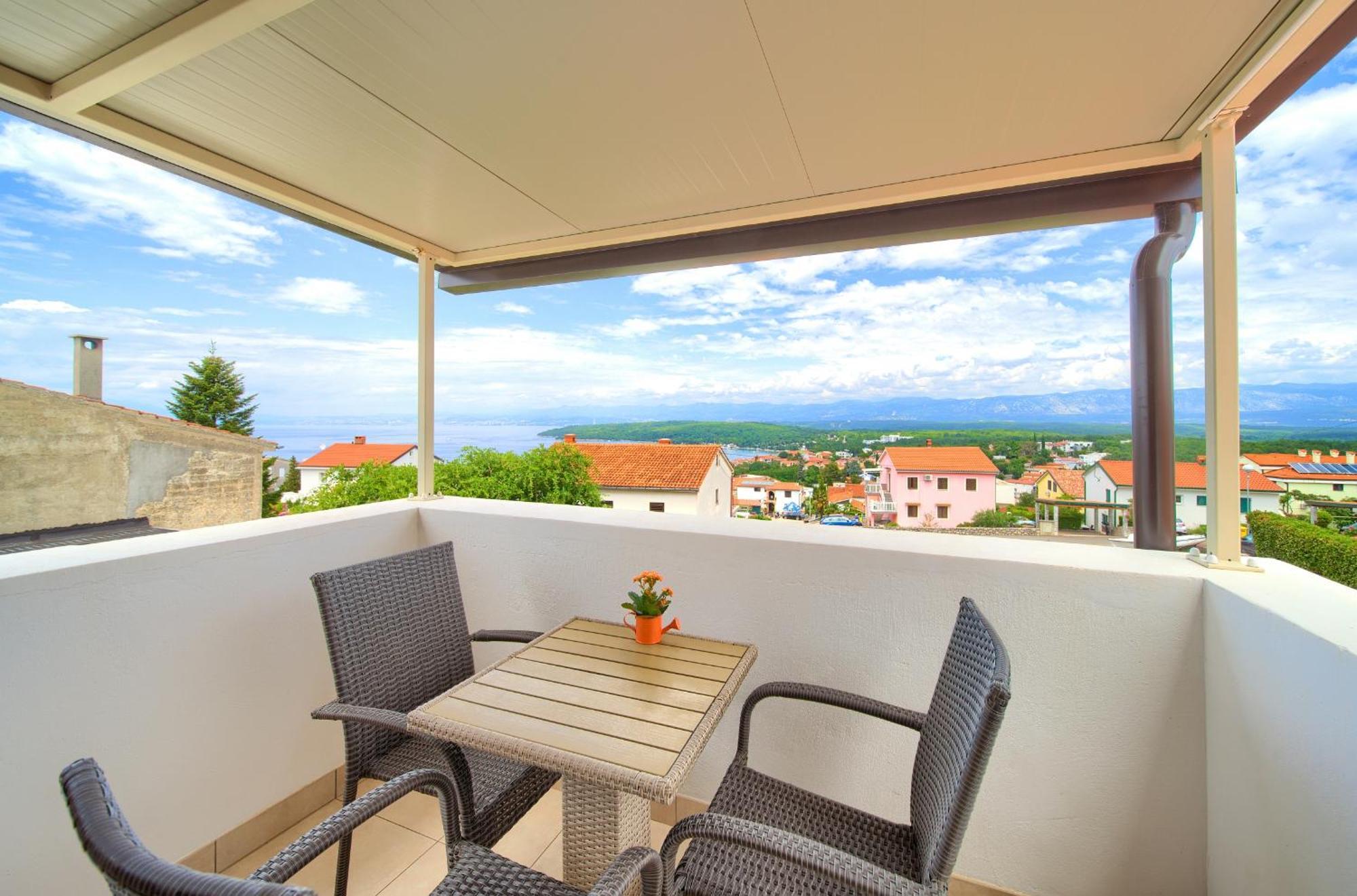 Apartment Val Njivice Bagian luar foto